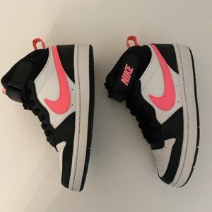 NIKE GIRLS COURT BOROUGH 2 MID TOP SNEAKER